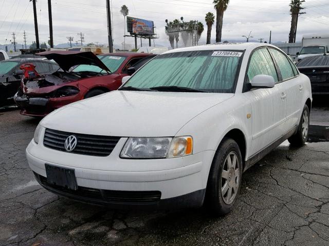 WVWPD63BXXE509660 - 1999 VOLKSWAGEN PASSAT GLX 白色 照片 2