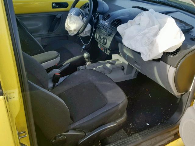 3VWCF21C4YM421726 - 2000 VOLKSWAGEN NEW BEETLE Sarı foto 5