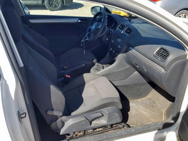 WVWAA7AJ9AW105118 - 2010 VOLKSWAGEN GOLF 白色 照片 5