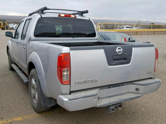 1N6AD07U76C408873 - 2006 NISSAN FRONTIER C SILVER photo 3