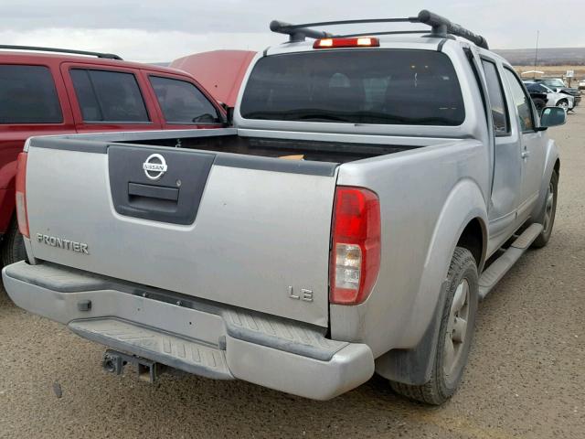 1N6AD07U76C408873 - 2006 NISSAN FRONTIER C SILVER photo 4