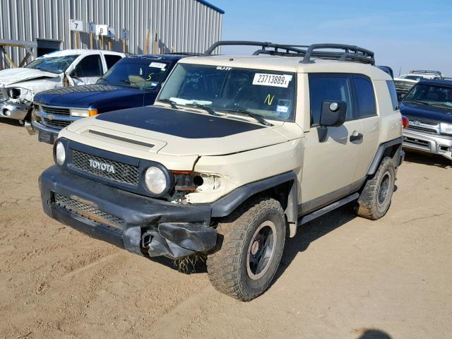 JTEBU4BF2AK094275 - 2010 TOYOTA FJ CRUISER CREAM photo 2