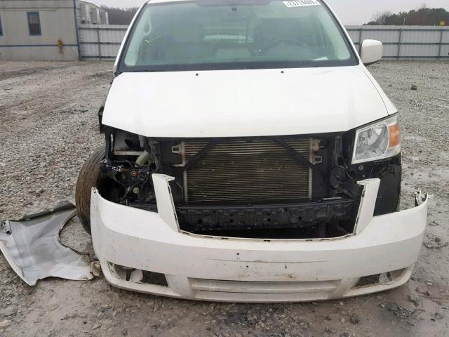 2D4RN5DXXAR355314 - 2010 DODGE GRAND CARA WHITE photo 9