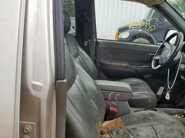 1GTDT136758197112 - 2005 GMC CANYON SILVER photo 5