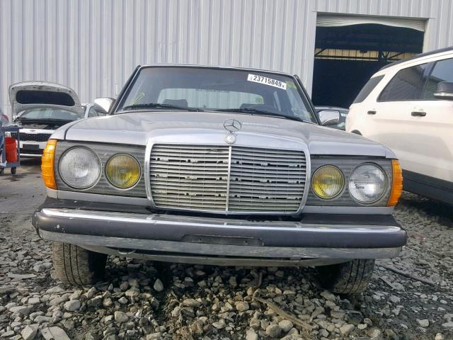 WDBAB33A0DB026143 - 1983 MERCEDES-BENZ 300 DT SILVER photo 9