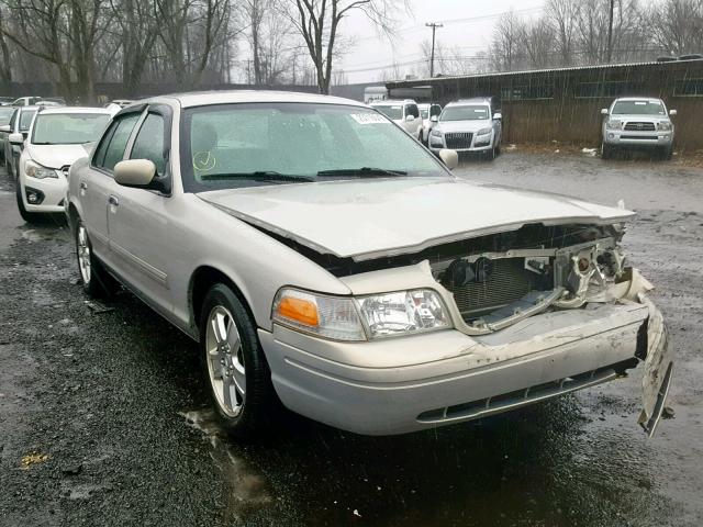 2FABP7EV1BX132597 - 2011 FORD CROWN VICT SILVER photo 1