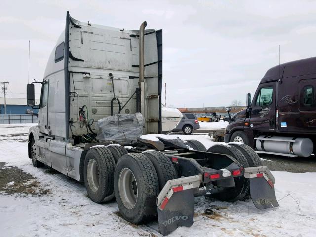 4V4NC9EJ3DN133643 - 2013 VOLVO VN VNL WHITE photo 3