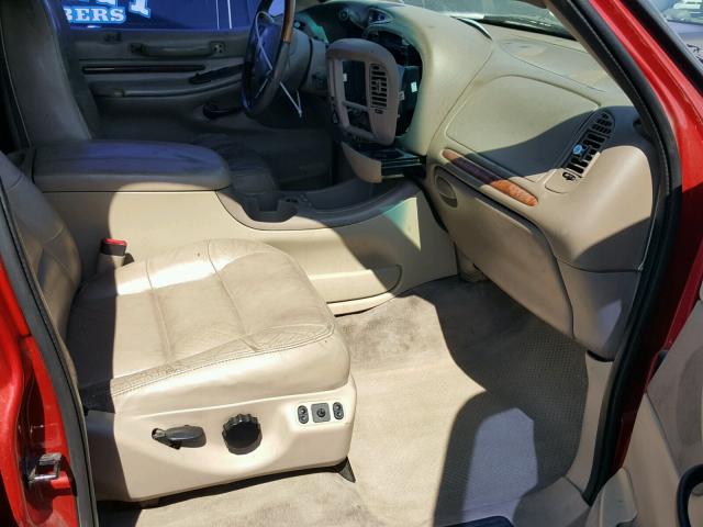 5LMPU28A8YLJ14973 - 2000 LINCOLN NAVIGATOR RED photo 5