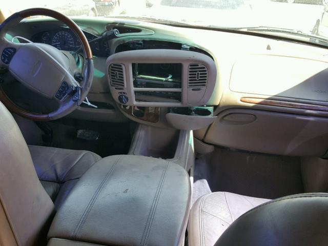 5LMPU28A8YLJ14973 - 2000 LINCOLN NAVIGATOR RED photo 9