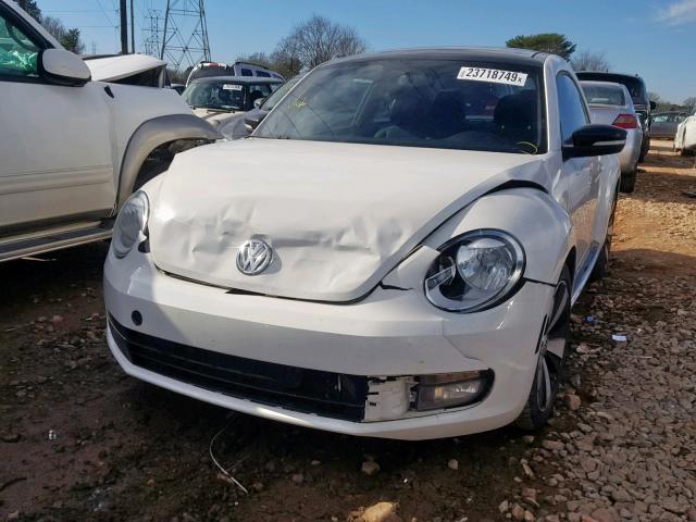 3VWV87AT0CM625268 - 2012 VOLKSWAGEN BEETLE TUR WHITE photo 2