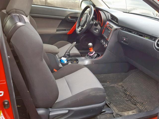 JTKJF5C76F3088920 - 2015 TOYOTA SCION TC RED photo 5