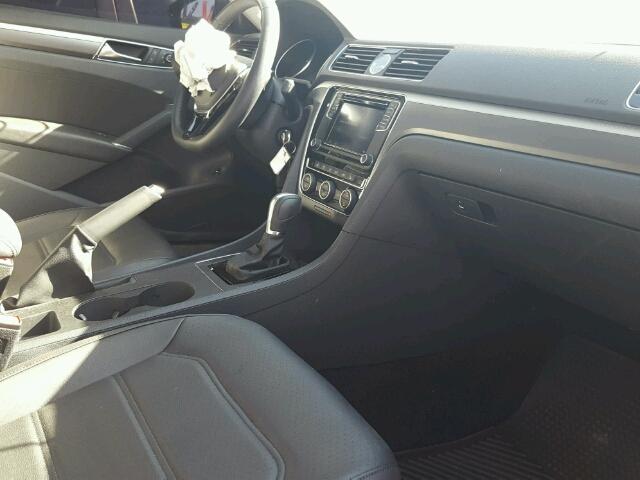 1VWDT7A36HC063217 - 2017 VOLKSWAGEN PASSAT R-L BLACK photo 5