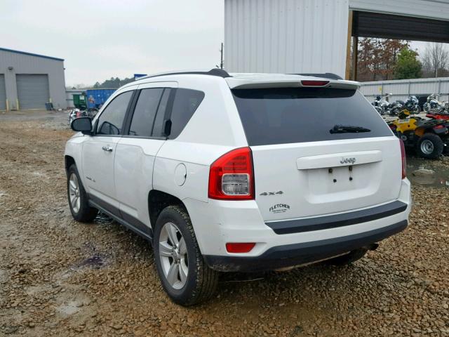 1C4NJDBB5CD520393 - 2012 JEEP COMPASS SP თეთრი ფოტო 3