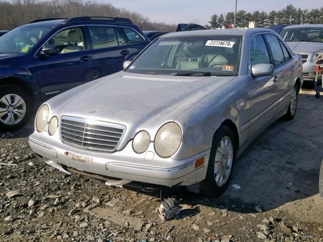 WDBJF65J3YB106710 - 2000 MERCEDES-BENZ E 320 SILVER photo 2