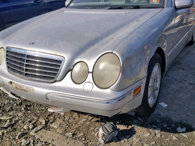 WDBJF65J3YB106710 - 2000 MERCEDES-BENZ E 320 SILVER photo 9