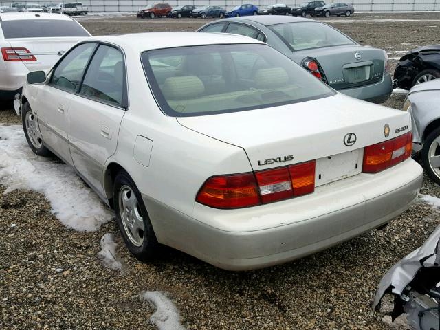 JT8BF28G4X0199325 - 1999 LEXUS ES 300 WHITE photo 3