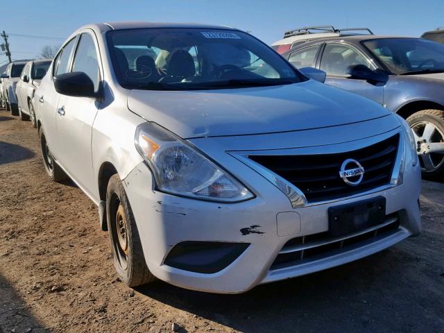 3N1CN7AP9FL919836 - 2015 NISSAN VERSA S SILVER photo 1