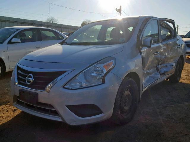 3N1CN7AP9FL919836 - 2015 NISSAN VERSA S SILVER photo 2