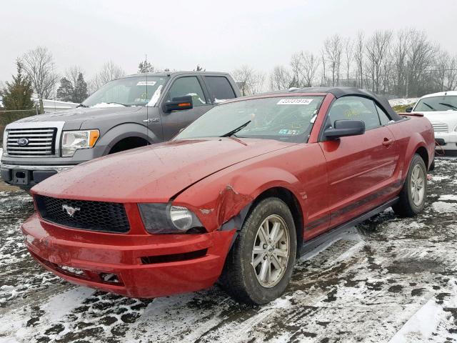 1ZVFT84N775201233 - 2007 FORD MUSTANG RED photo 2