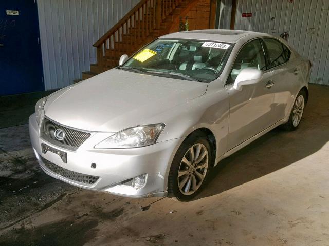 JTHCK262885026001 - 2008 LEXUS IS 250 SILVER photo 2