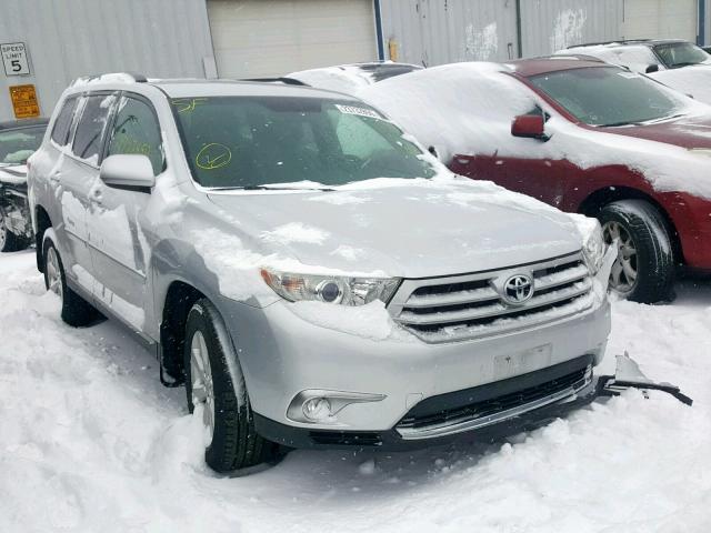 5TDBK3EH1BS065653 - 2011 TOYOTA HIGHLANDER SILVER photo 1