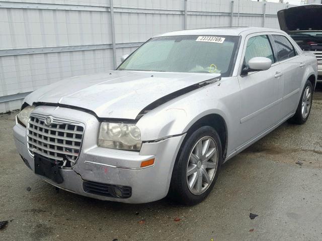 2C3JA53G85H595484 - 2005 CHRYSLER 300 TOURIN SILVER photo 2