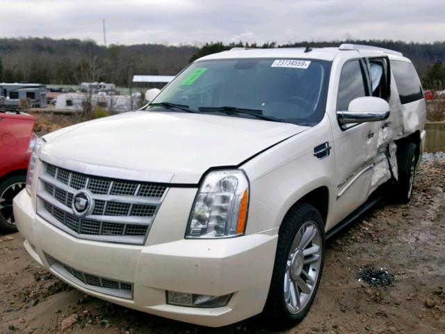 1GYS4KEF1BR162640 - 2011 CADILLAC ESCALADE E WHITE photo 2