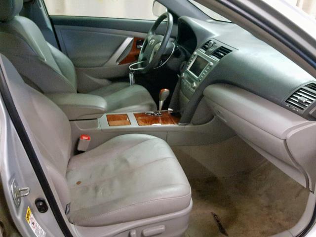 4T1BK46K79U081471 - 2009 TOYOTA CAMRY SE SILVER photo 5