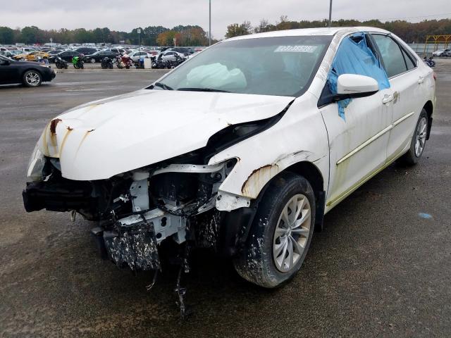 4T4BF1FK3GR580001 - 2016 TOYOTA CAMRY LE თეთრი ფოტო 2