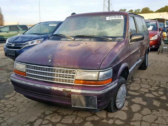 2P4GH25K4PR209668 - 1993 PLYMOUTH VOYAGER RED photo 2
