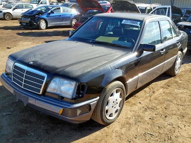 WDBEA32E0RC130920 - 1994 MERCEDES-BENZ E 320 BLACK photo 2