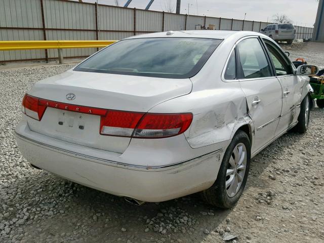 KMHFC46F68A296213 - 2008 HYUNDAI AZERA SE WHITE photo 4