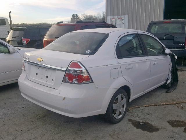 KL1TD56E49B395486 - 2009 CHEVROLET AVEO LS WHITE photo 4