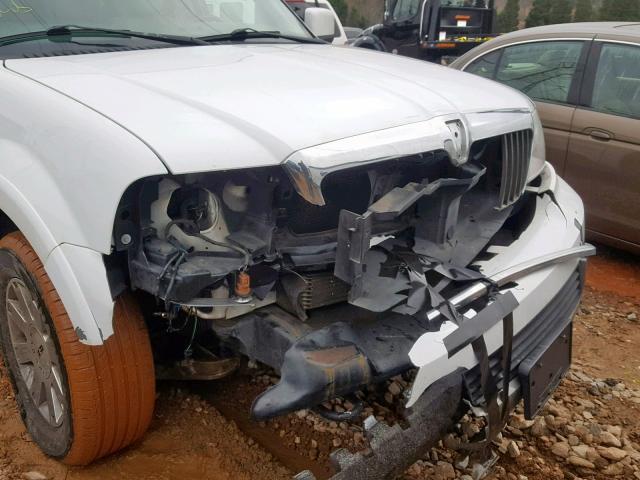 5LMFU27RX4LJ21405 - 2004 LINCOLN NAVIGATOR WHITE photo 9