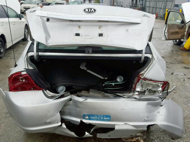 KNAFE122985529426 - 2008 KIA SPECTRA EX SILVER photo 9