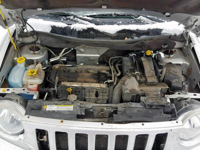 1J4NT1FA2AD652805 - 2010 JEEP COMPASS SP 银色 照片 7