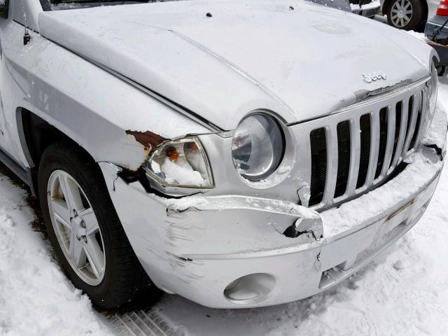 1J4NT1FA2AD652805 - 2010 JEEP COMPASS SP 银色 照片 9