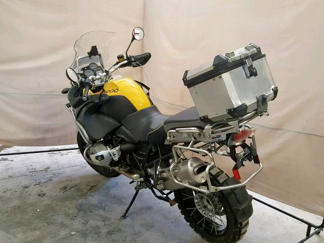 WB1048005BZX65963 - 2011 BMW R1200 GS A YELLOW photo 3