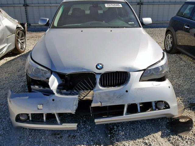 WBANB33504B087530 - 2004 BMW 545 I SILVER photo 9