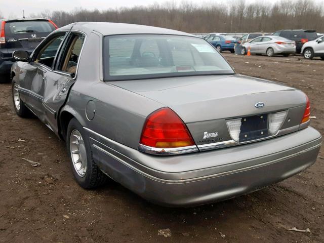 2FAFP74W9XX136593 - 1999 FORD CROWN VICT GRAY photo 3