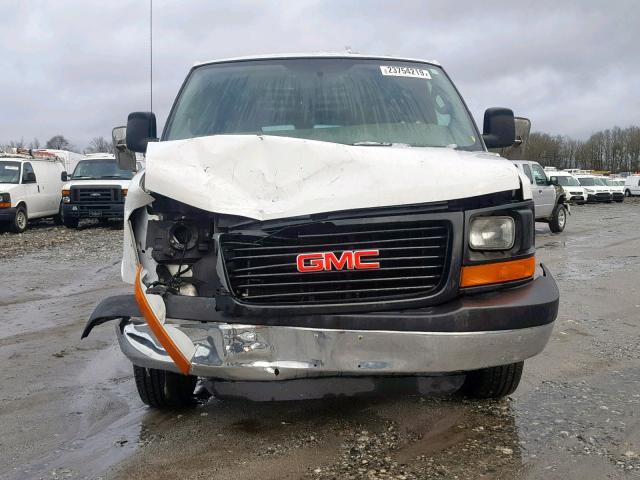 1GTZ7HFG0G1143637 - 2016 GMC SAVANA G35 WHITE photo 9