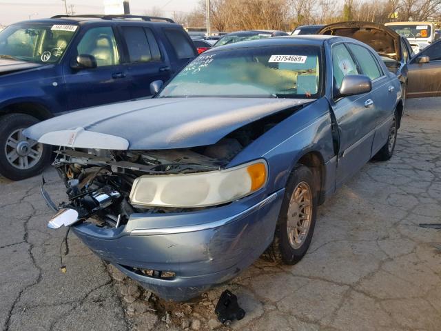 1LNHM82W1XY650857 - 1999 LINCOLN TOWN CAR S BLUE photo 2