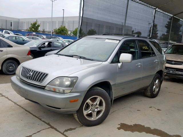 JT6HF10U6Y0105414 - 2000 LEXUS RX 300 SILVER photo 2