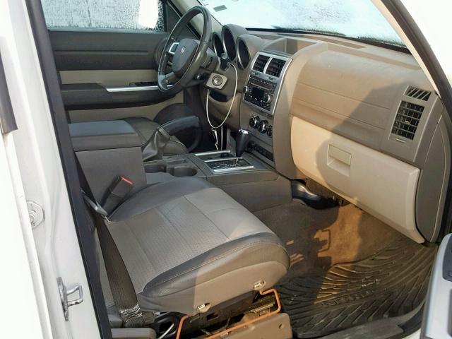 1D8GU58KX7W552135 - 2007 DODGE NITRO SLT WHITE photo 5