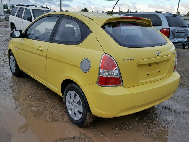 KMHCM36CX9U135573 - 2009 HYUNDAI ACCENT GS YELLOW photo 3