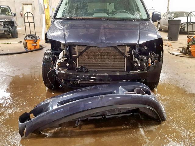 2A8HR54P68R671678 - 2008 CHRYSLER TOWN & COU BLUE photo 9