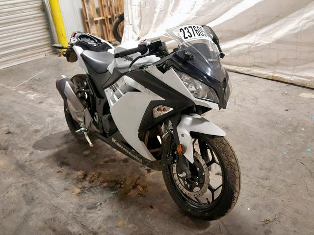 JKAEX8A10HDA31418 - 2017 KAWASAKI EX300 A WHITE photo 1