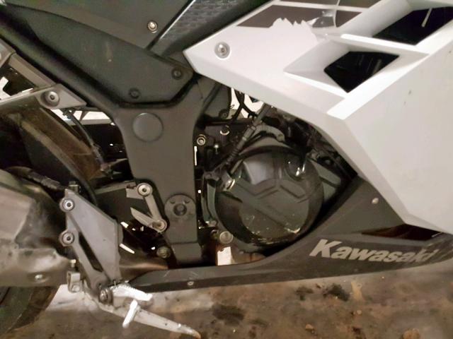 JKAEX8A10HDA31418 - 2017 KAWASAKI EX300 A WHITE photo 7