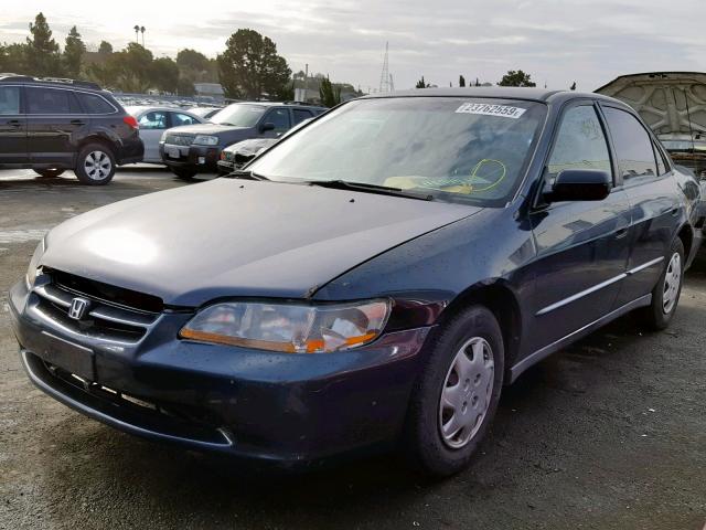 1HGCF8542WA001709 - 1998 HONDA ACCORD DX BLUE photo 2