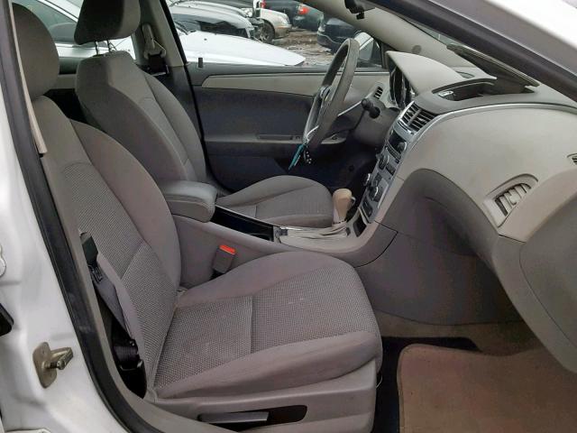 1G1ZC5E13BF139111 - 2011 CHEVROLET MALIBU 1LT WHITE photo 5